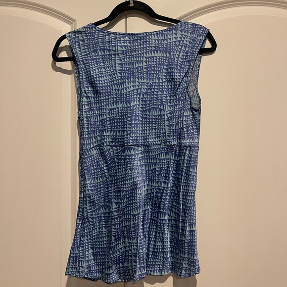 Banana Republic Blue Patterned Sleeveless Blouse - Picture 2 of 2